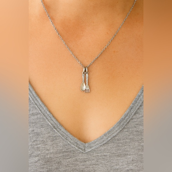 Dainty Dine Duo Necklace - Picture 3 of 3